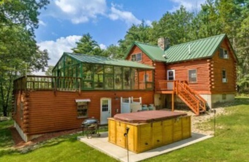 Alton Bay Casa | 14ft HOT TUB SPA,SLEEPS 10, SAUNA, POOL/FOOSBALL/GAMES