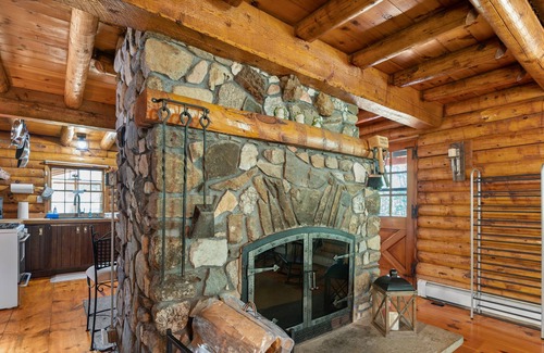 Alton Bay Casa | 14ft SWIM SPA,SLEEPS 14+,SAUNA! POOL/FOOSBALL/GAMES