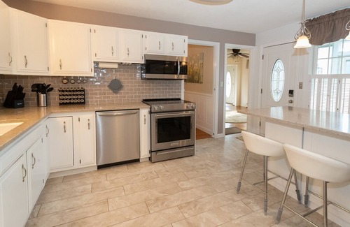 Jacksonville Casa | 14mi to Mt. Snow! Arcade, Private Suite, King Bed, Family-Friendly, Weber Grill
