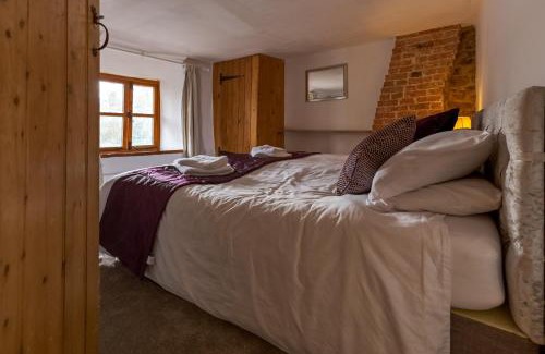 Bloxham Casa | 14th-century cosy 3-bed cottage Business stays
