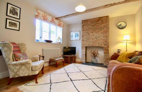 Alfriston Casa | 14th century Rose cottage, Centre of Alfriston By Air Premier