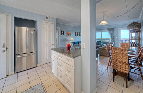 Port Aransas Casa | 15 Condos, Sleeps 96 w/Pools, Beach Access & Boardwalk | Island Retreat
