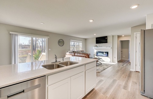 Waukee Casa | 15 Mi to Dtwn Des Moines: Pet-Friendly Waukee Home