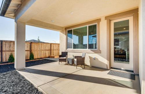 Sacramento Casa | 15 Mi to Dtwn Sacramento Newly Built Home!
