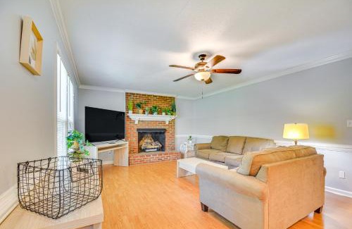 Fuquay-Varina Casa | 15 Mi to Raleigh Pet-Friendly Home with Fire Pit!
