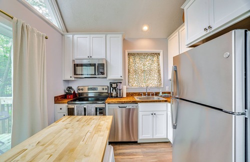 Tobyhanna Casa | 15 Mi to Ski Resort: Home w/ Fire Pit in Tobyhanna
