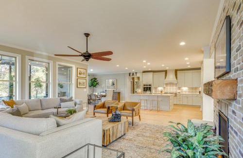McCain Casa | 15 Mi to UNC Elegant Retreat with Patio and Pavilion!