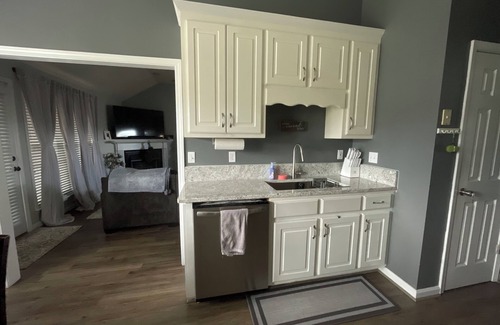 Northport Casa | 15 min drive to GAME day! 3b/2bth home