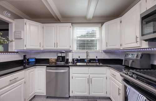 Nashville Casa | 15 min to Broadway- KING BED; 3Bdr/1Br - Everyday Getaway
