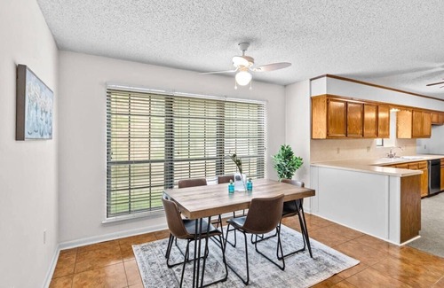 South Baton Rouge Casa | 15 Min to LSU & Downtown! Oak Hills Place Hideaway