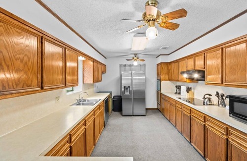 South Baton Rouge Casa | 15 Min to LSU & Downtown! Oak Hills Place Hideaway