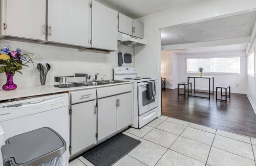 Northside Casa | 15 Mins Shands/Mins Jax Airport 3 bd 2 Bth Home