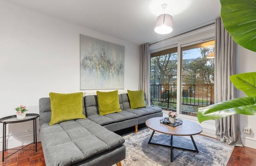 Junction Apartamento | 15 Mins to Central LDN, Sleeps 8, Spacious Home