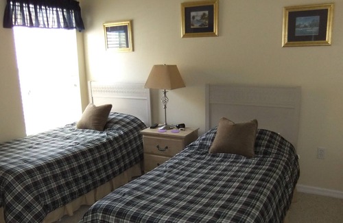 Eagle Pointe South Villa | 15 minutos a Disney, villa de 4 dormitorios / 2 baños, capacidad para 8 personas, con piscina y sin vecinos traseros