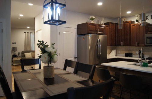Village of Bloomfield Casa | 15 Mins to Lake Geneva 3+ Family Capacity