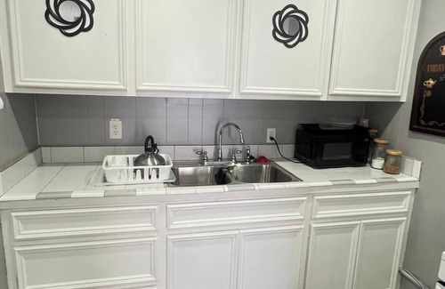 Greater East End Apartamento | 15 mins to NRG Stadium Downtown Houston 1BR Free Cable TV Modern Apt"