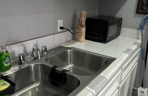 Greater East End Apartamento | 15 mins to NRG Stadium Downtown Houston 1BR Free Cable TV Modern Apt"