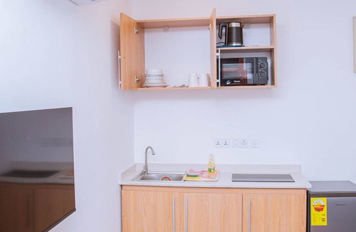 Madina Apartamento | 15 minutes drive to the airport, close to Melcom and Pizza Hut.