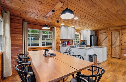 Leicester Cabina | 15 MINUTES FROM ASHEVILLE! Secluded peacefull LOG CABIN