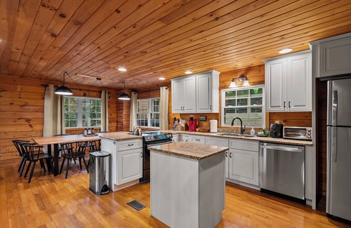 Leicester Cabina | 15 MINUTES FROM ASHEVILLE! Secluded peacefull LOG CABIN