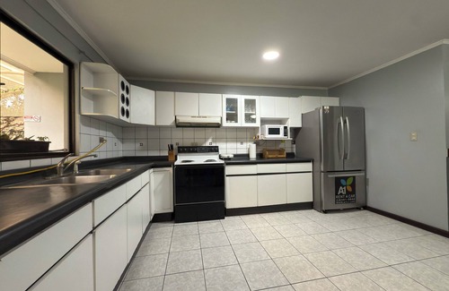 Agonia Cama Y Desayuno | 15 Minutes from Juan Santamaría AirportnAirport Pick-Up & Drop-Off Included