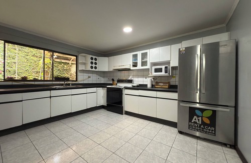 Agonia Cama Y Desayuno | 15 Minutes from Juan Santamaría AirportnAirport Pick-Up & Drop-Off Included