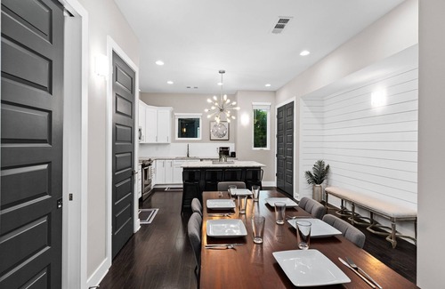 Hadley - Washington Casa | Stunning Getaway! Rooftop Deck! Great Location