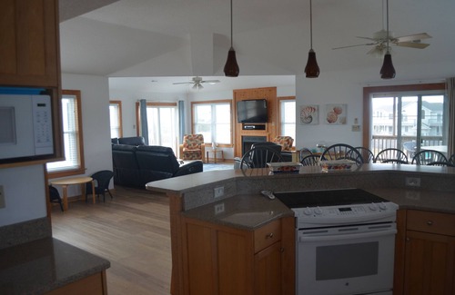 Duck Casa | 150' to Beach Access * Private Pool
