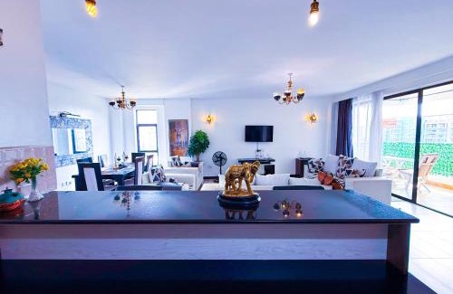 Kilimani Apartamento | 1506 Skyline Serenity at Roseville - Rooftop Pool, Gym & Prayer Room