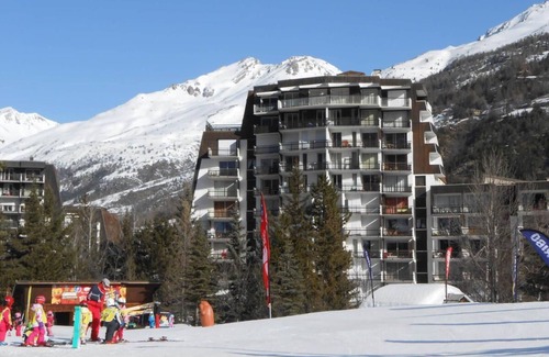 La Salle-les-Alpes Apartamento | 50m from resort center, 3rd floor, balcony, tv, ski locker, 28m², Serre Chevalier