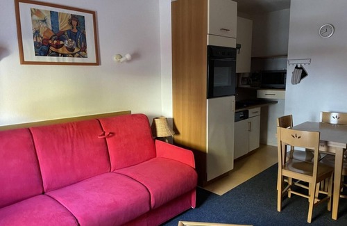 Eaux-Bonnes Apartamento | 30m del centro estación, 2.o piso, vista estación, fitness, piscina, sauna, tv, local para esquís