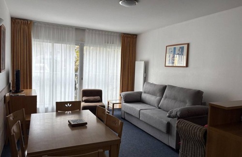 Eaux-Bonnes Apartamento | 30m del centro estación, 1.o piso, vista pistas, fitness, piscina, sauna, tv, local para esquís