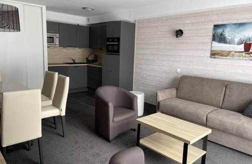 Eaux-Bonnes Apartamento | 80m from resort center, view ski slopes, swimming pool, balcony, tv, ski locker, 52m², Gourette