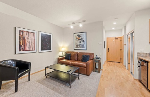 Olympic Valley Condominio | 152 | Bike-In/Out Studio - 1st Flr + A/C Cool