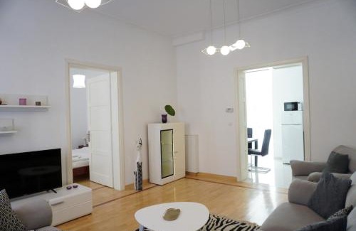 Savamala Apartamento | 155sqm 4 BDR NEW Wake up in Belgrade for 10