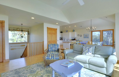 Monteray Shores Casa | 1562 - Coucher Du Soleil 5-bed 5.5-bath soundfront Corolla, NC, pet friendly, private pool, hot tub