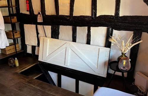 Henley-on-Thames Casa | 15th century tiny character cottage-Henley centre