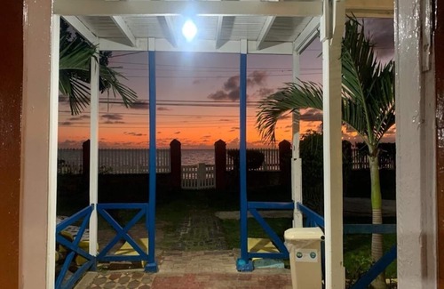 Black River Casa | 16 bedroom guesthouse in black river st elizabeth