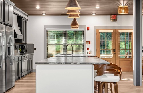 Gatlinburg - Pigeon Forge Cabina | 16 Bed - Luxury and LOADED! In the Heart of the Smokies!