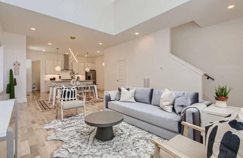 South Nashville Casa | 16- Modern Home- The Music City Collection