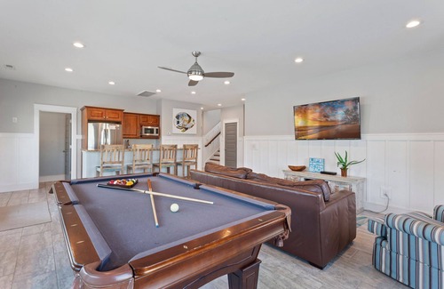 Currituck County Casa | 1617 Point Break*Oceanfront*Elevator*Tiki*Theater