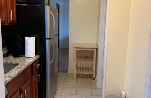 Industry Apartamento | 1631 3B · Asombroso 2bed Apt-20 min a NYC / Estacionamiento disponible