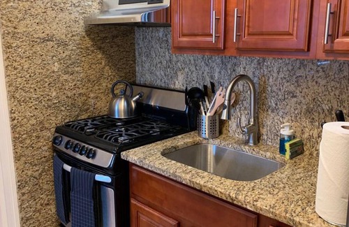 Industry Apartamento | 1631 3B · Asombroso 2bed Apt-20 min a NYC / Estacionamiento disponible
