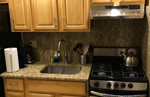 Industry Apartamento | 1631 4E · Impresionante 2bed Apt-20 min a NYC / Parking Disp.