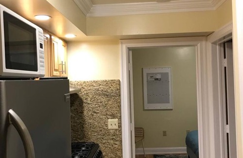 Industry Apartamento | 1631 4E · Impresionante 2bed Apt-20 min a NYC / Parking Disp.