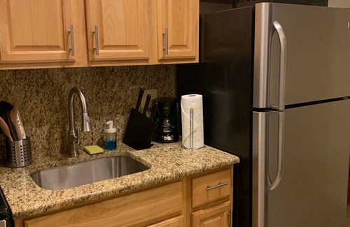 Industry Apartamento | 1631 5B · Magnífico apartamento de 2 camas.- 20 minutos a Nueva York / Estacionamiento disponible.