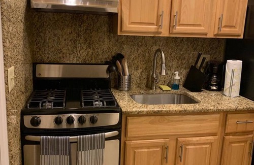 Industry Apartamento | 1631 5B · Magnífico apartamento de 2 camas.- 20 minutos a Nueva York / Estacionamiento disponible.