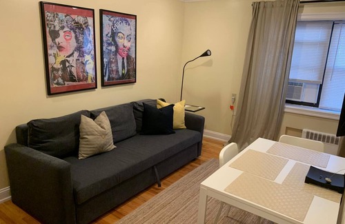 Industry Apartamento | 1631 5B · Magnífico apartamento de 2 camas.- 20 minutos a Nueva York / Estacionamiento disponible.