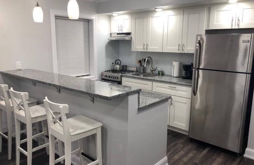 Industry Apartamento | 1631 5F · The Marino Gateaway 20 minutos a Nueva York / Estacionamiento disponible.