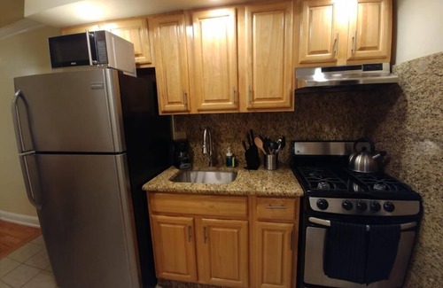 Industry Apartamento | 1631 5G · Renovado 2bed Apt / 20 min a NTC-Estacionamiento disponible.